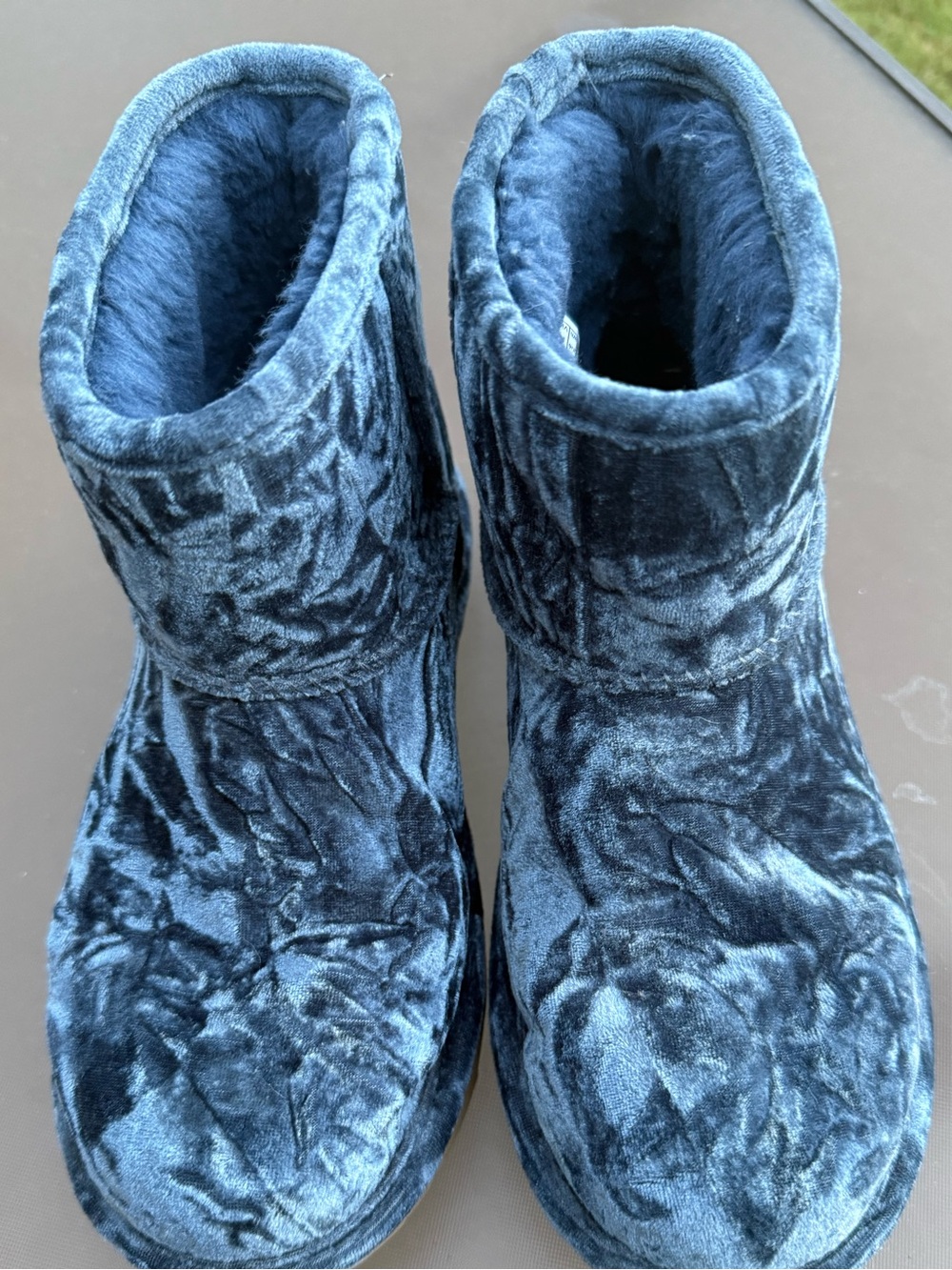 Ugg Classic Mini II Ocean Blue Crushed Velvet Boots Size 6 big girl EU 38 W7.5 8